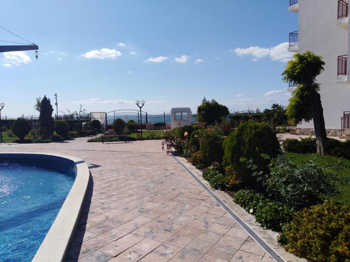 On The Beach Elenite Exterior foto