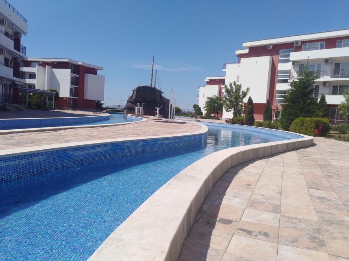 On The Beach Elenite Exterior foto