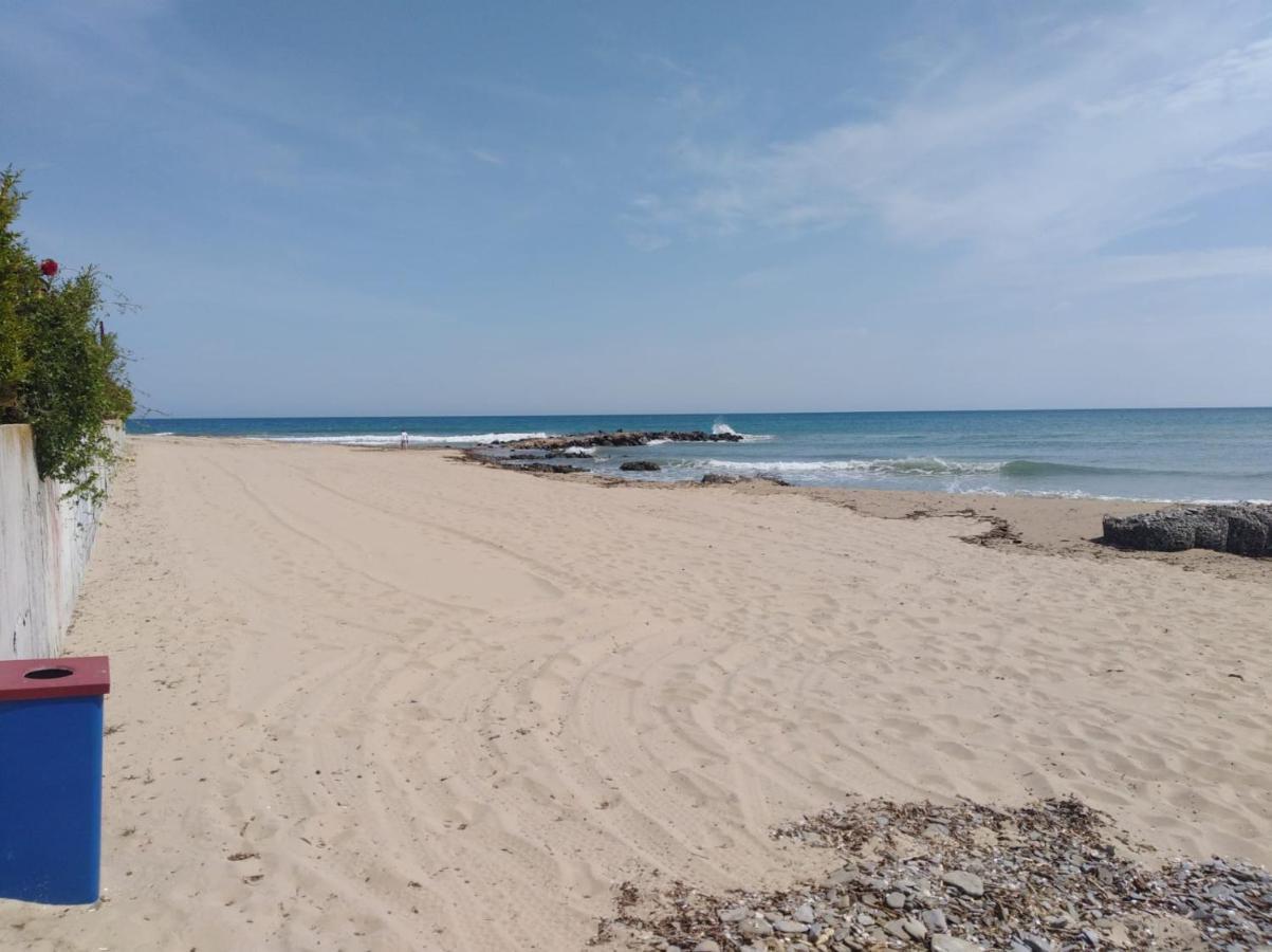 On The Beach Elenite Exterior foto
